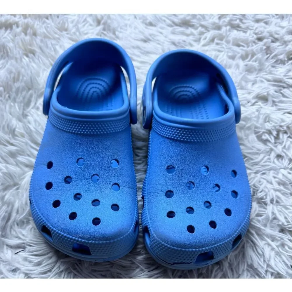 Unisex Light Blue Crocs Size M 5 W 7